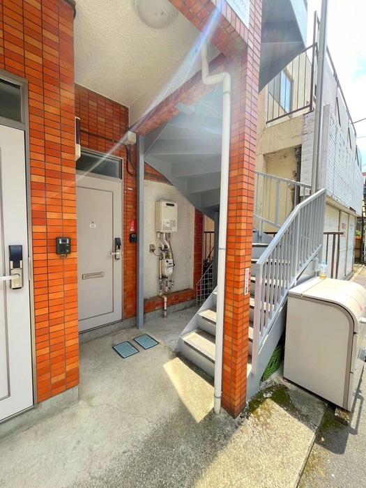 エントランス部分 トラッドハウス