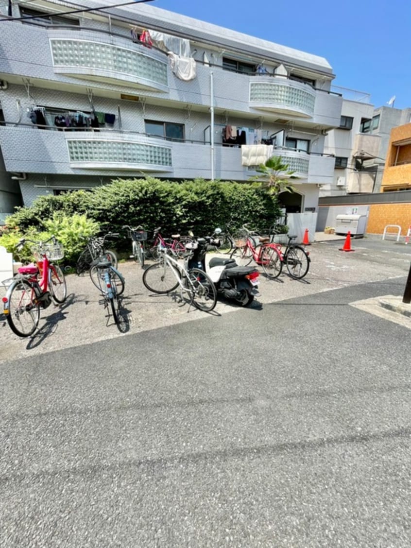 駐輪場 ハイツいづみ