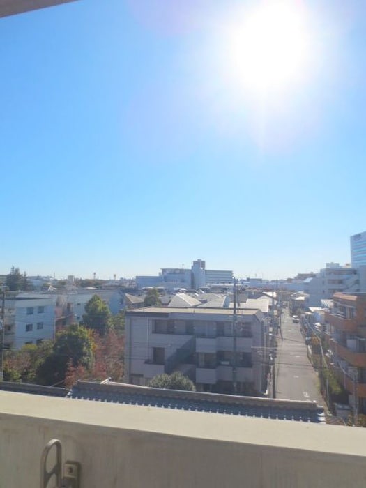 室内からの展望 エルマ－ノ