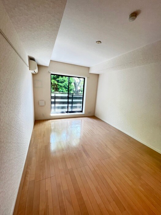 居室 アートスペース横浜