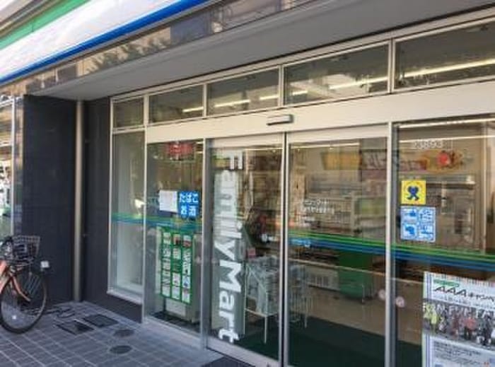 ファミリーマート 中野弥生町本郷通り店(コンビニ)まで224m Aries Nishi-Shinjuku