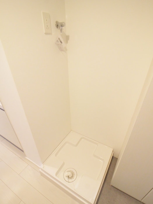 洗濯機置場 エルファーロ中野新井薬師