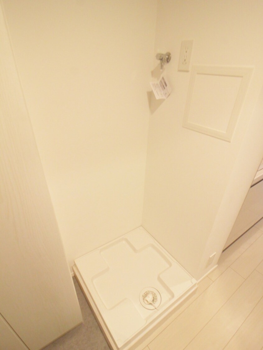 洗濯機置場 エルファーロ中野新井薬師