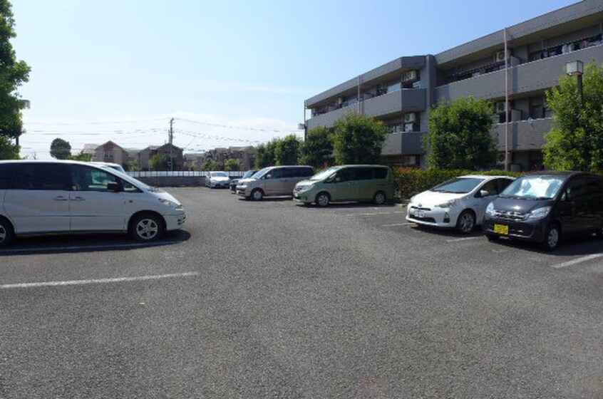 駐車場 ヴァン・ベール大泉