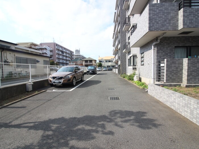 駐車場 アトラクトマンショントムロ