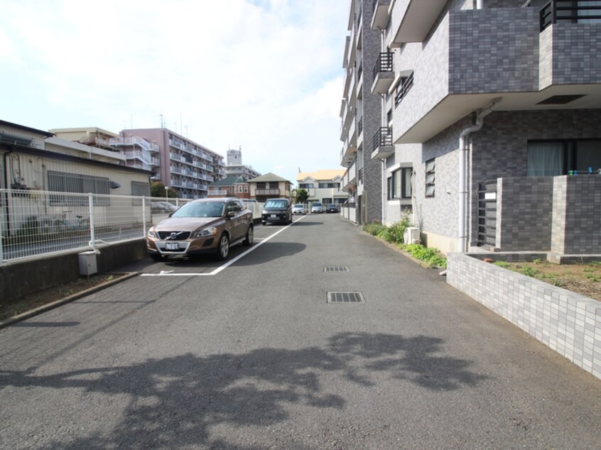 駐車場 アトラクトマンショントムロ