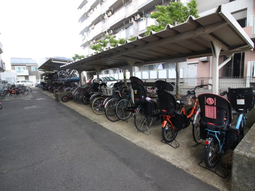 駐輪場 アトラクトマンショントムロ