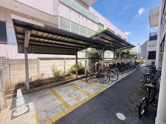 駐輪場 アンプルールフェールKOKI