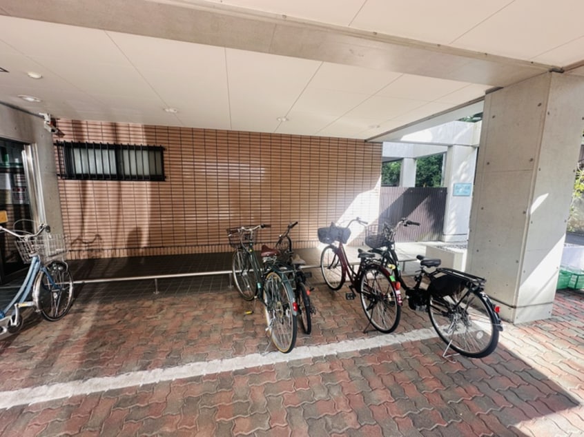 駐輪場 クルーブ成城