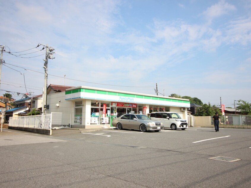 ファミリーマート(コンビニ)まで400m アームおゆみ