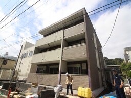建築中