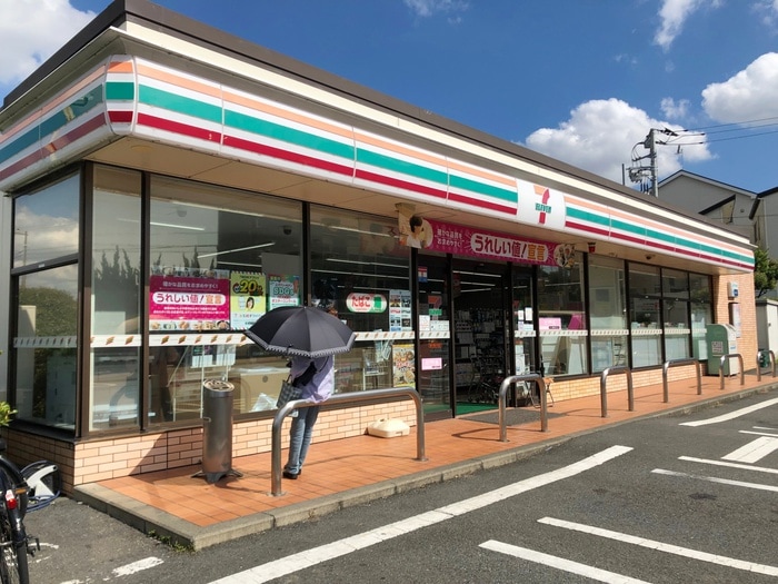 セブンイレブン(コンビニ)まで763m グランシエラデュオ