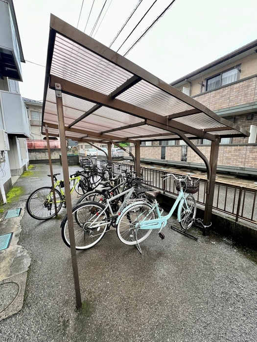 駐輪場 ドミ－ル吉田