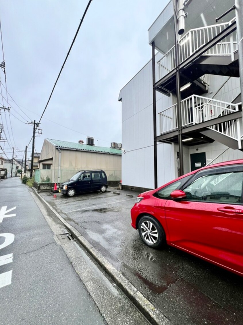 駐車場 ドミ－ル吉田