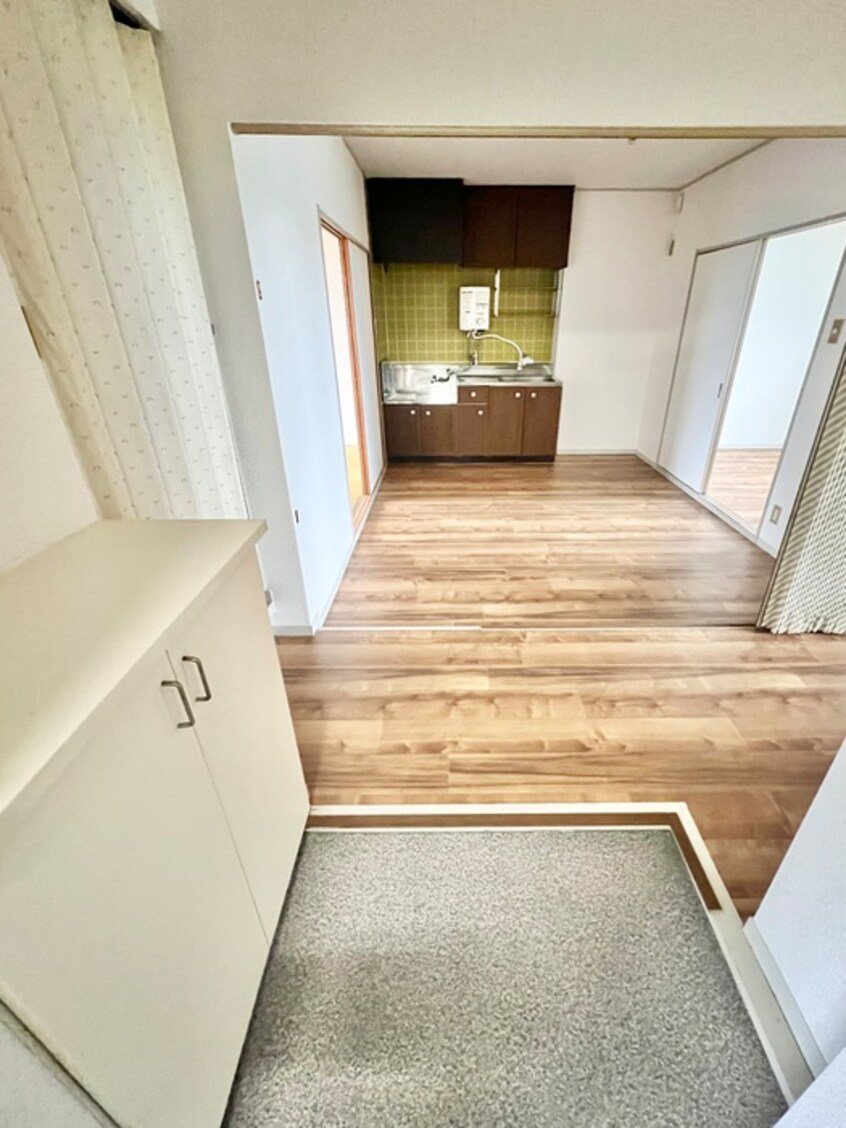 玄関 ドミ－ル吉田