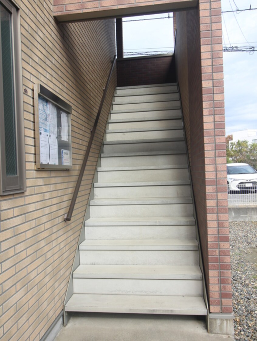 エントランス部分 アム－ル本郷台