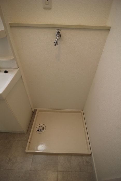 洗濯機置場 サンシティヒコタ　Ｃ－３