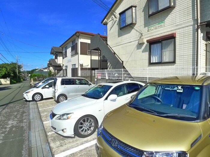 駐車場 ドム・ミーラ