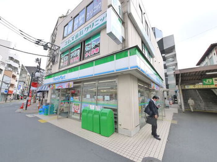 ファミリーマート　東中野駅東口店(コンビニ)まで38m プライムブリス東中野駅前