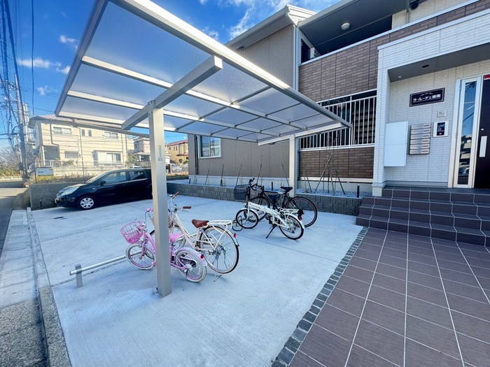 駐輪場 ラ・ルーチェ湘南