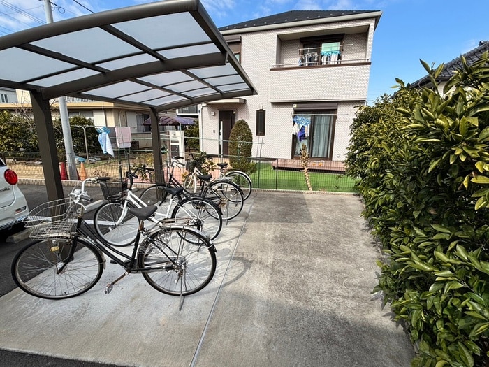 駐輪場 BellColline