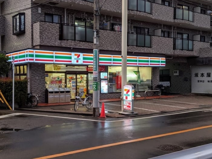 セブンイレブン杉並久我山人見街道店(コンビニ)まで450m ｍaison de I.S.O