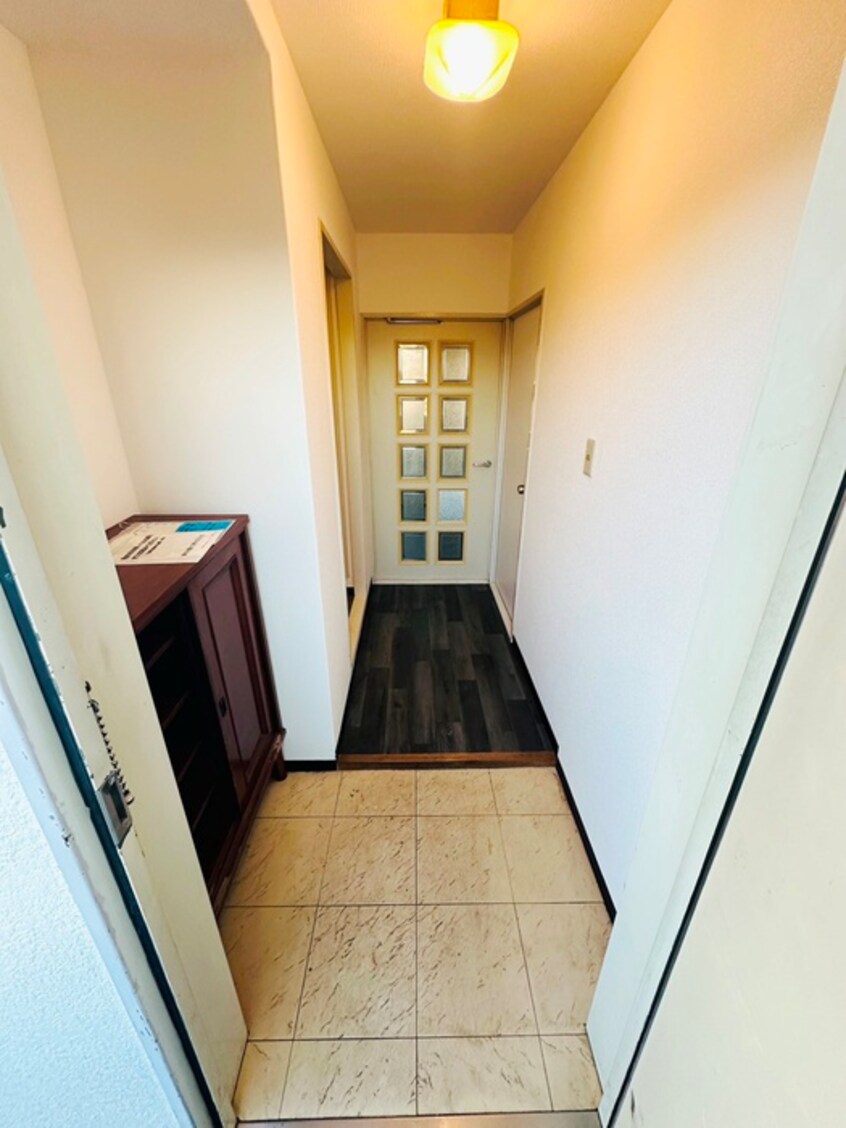 玄関 サンロ－ド一番館