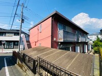 ビューラーとみい