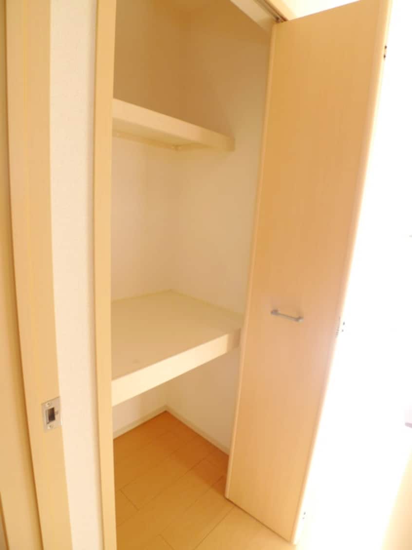 収納 アンソレイェⅢ