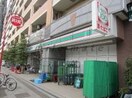 ローソンストア100 横浜初音町店(コンビニ)まで540m Charlies house 野毛山公園