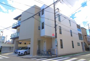 アール・エフ