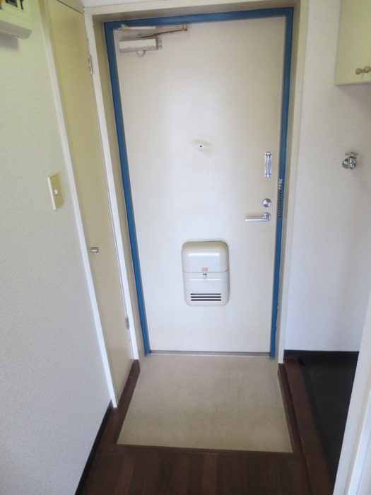 玄関 ﾚｲｴｸｾﾚﾝﾄﾘﾊﾞ-ｻｲﾄﾞ磯子(401)