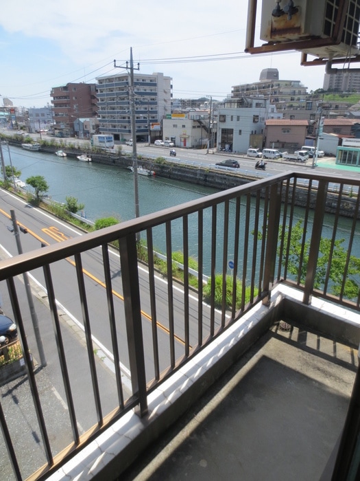 ベランダ・バルコニー ﾚｲｴｸｾﾚﾝﾄﾘﾊﾞ-ｻｲﾄﾞ磯子(401)