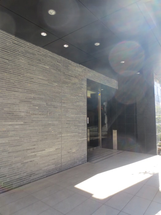 エントランス部分 メゾンカルム本郷