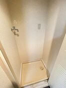 洗濯機置場 ﾗｲｵﾝｽﾞﾏﾝｼｮﾝ新横浜Ｂ館(107)