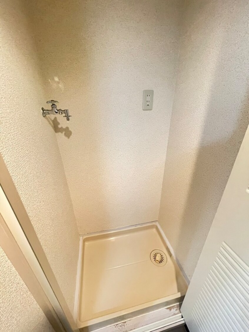 洗濯機置場 ﾗｲｵﾝｽﾞﾏﾝｼｮﾝ新横浜Ｂ館(107)