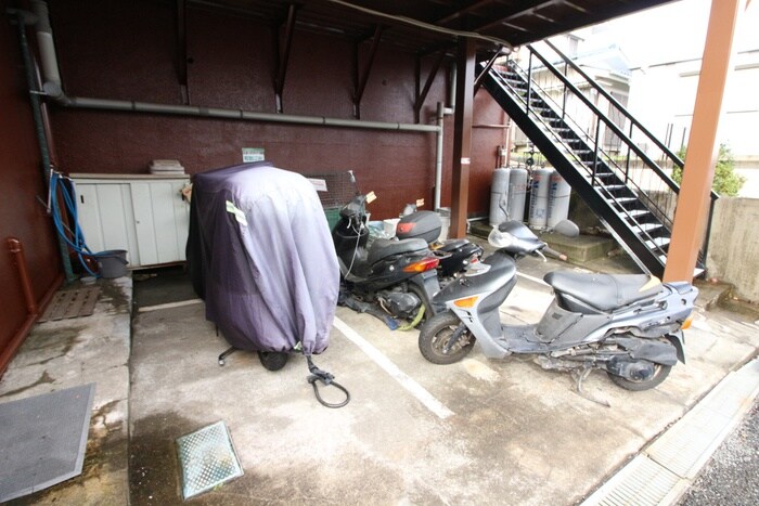 バイク置き場 ＵトピアＢ