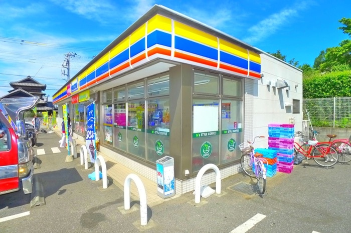 ミニストップ(コンビニ)まで630m ルミエ－ルＣ