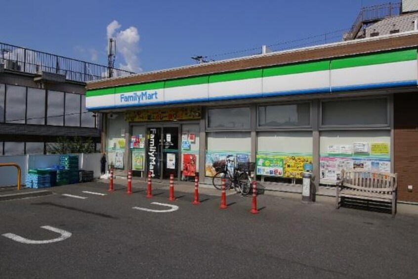 ファミリーマート 横浜神大寺一丁目店(コンビニ)まで306m グリーテラス