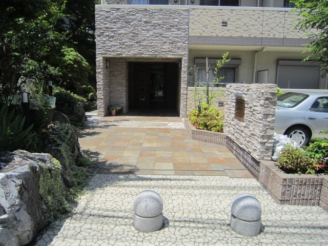 エントランス部分 サリ－タ　ソプラ