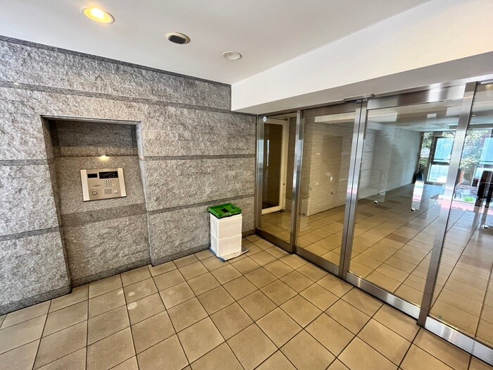 エントランス部分 グレイスコ－ト志村三丁目