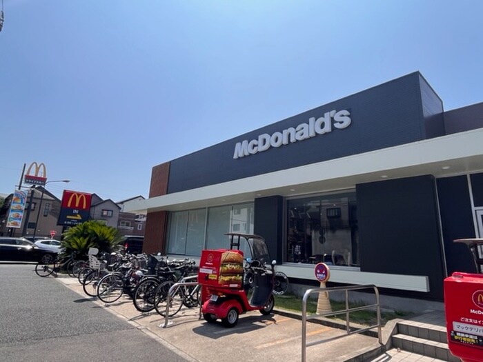 マクドナルド環状4号たちばな台店(ファストフード)まで906m グリーンハイツ鉄