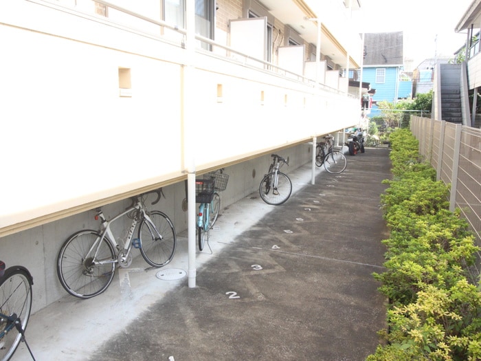 駐輪場 メゾン・ボナール