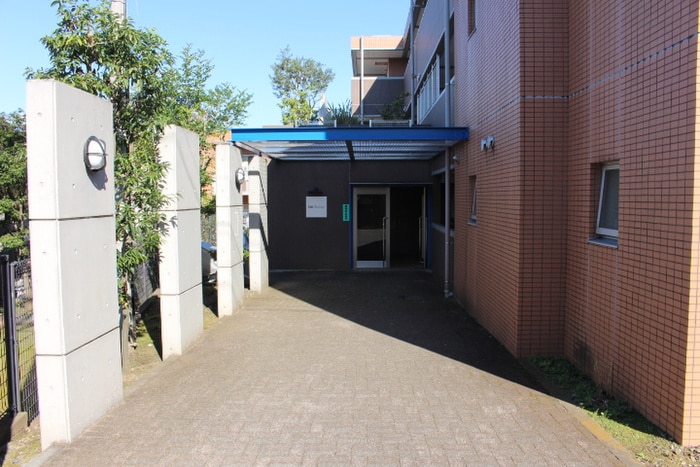 エントランス部分 初音マンション