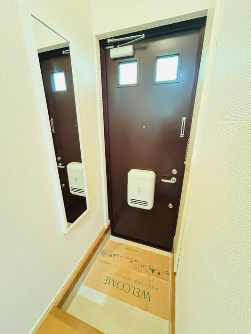 玄関 K.M.H.COURTTERRACE