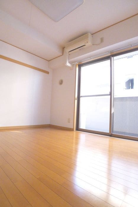 居室 ﾛｲﾔﾙｶﾞｰﾃﾞﾝ哲学堂