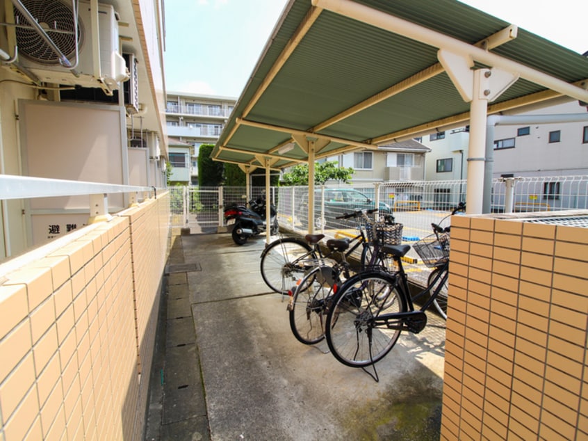 駐輪場 新百合ヒルズ