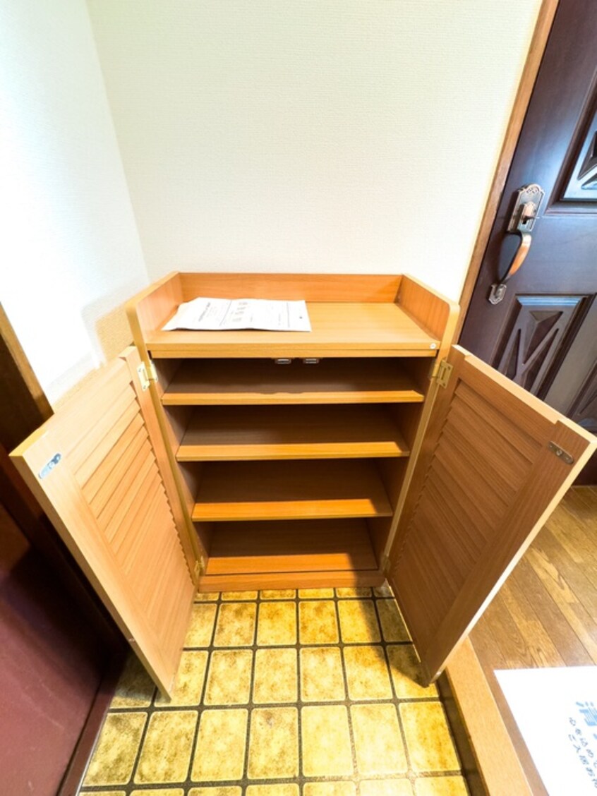 靴箱 根橋ビル　Ａ棟