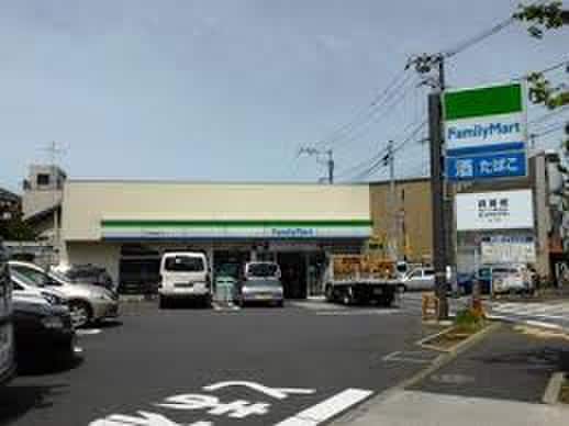 ファミリーマート 下馬駒沢通り店(コンビニ)まで86m ハイシティ学芸大学第3(402)
