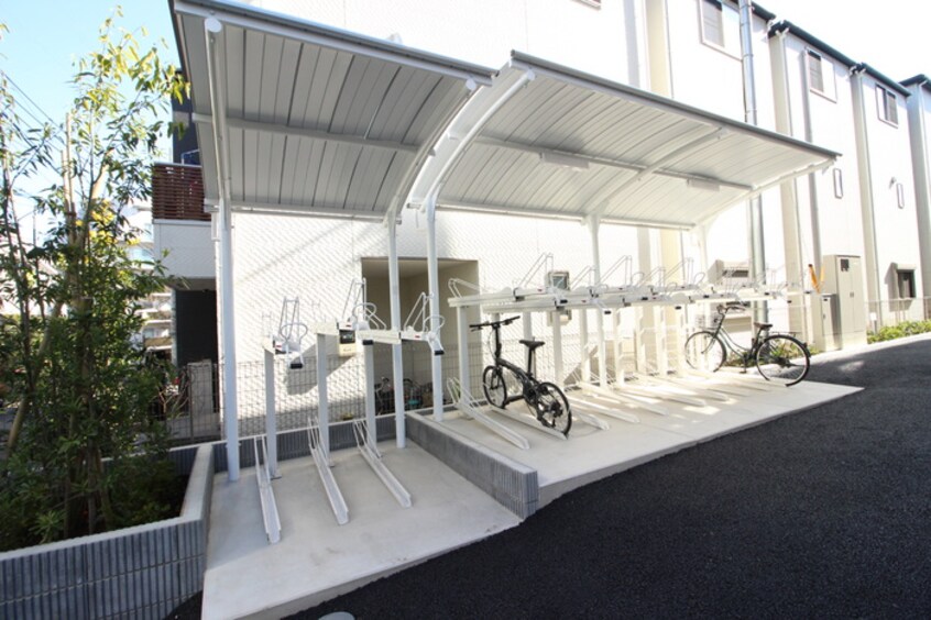 駐輪場 フローラ小石川